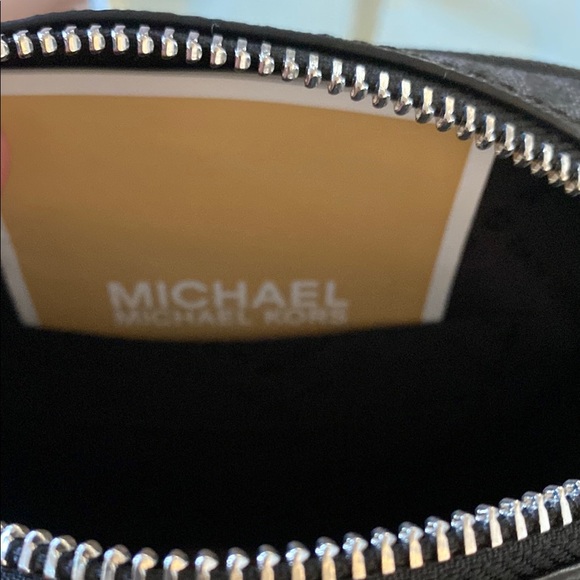 NWT Michael Kors Jet Set Travel Medium Logo
Crossbody Bag - Picture 7 of 10